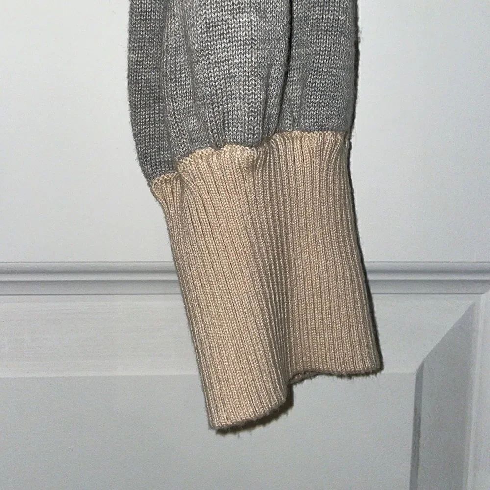 Monrow Neutral Colorblock Crew Neck Sweater - Picture 8 of 9